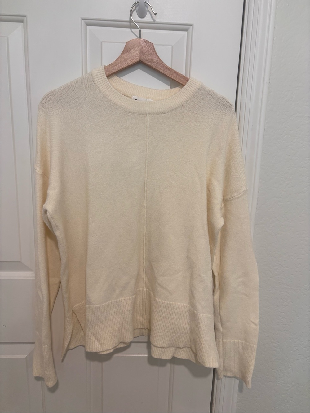 &merci Cream Crewneck Women’s knit sweater | Size Medium